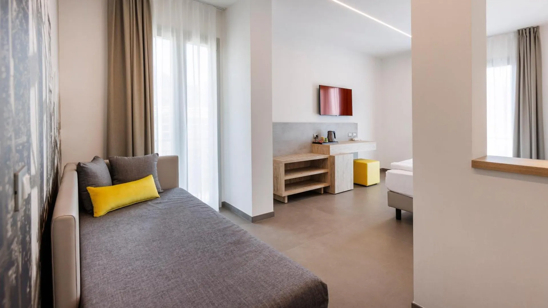***  Hotel Livia Gargnano Italy