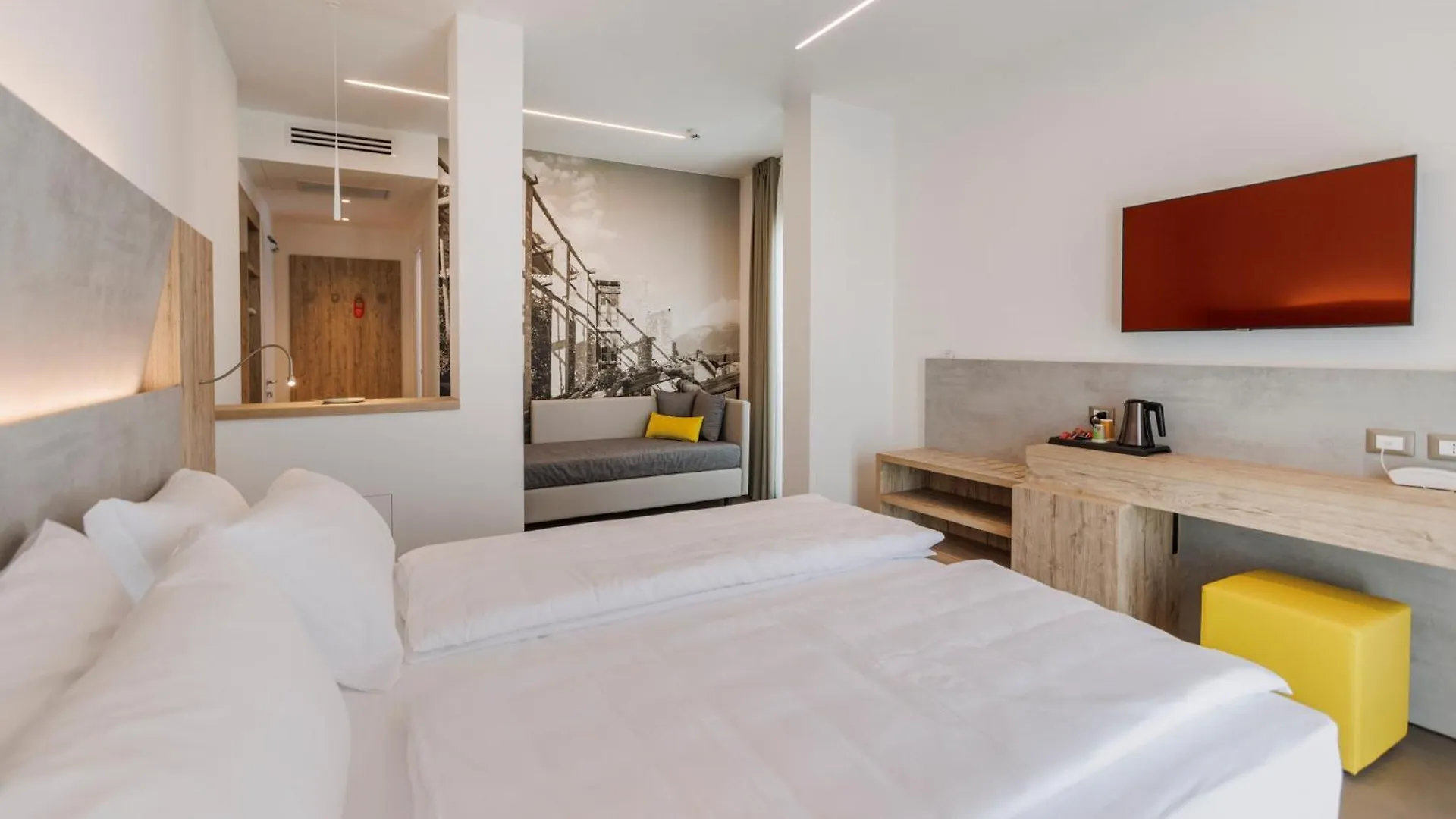 Hotel Livia Gargnano 3*,  Italy