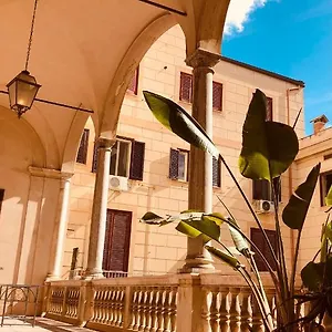 Palazzo Ventimiglia & Italien
