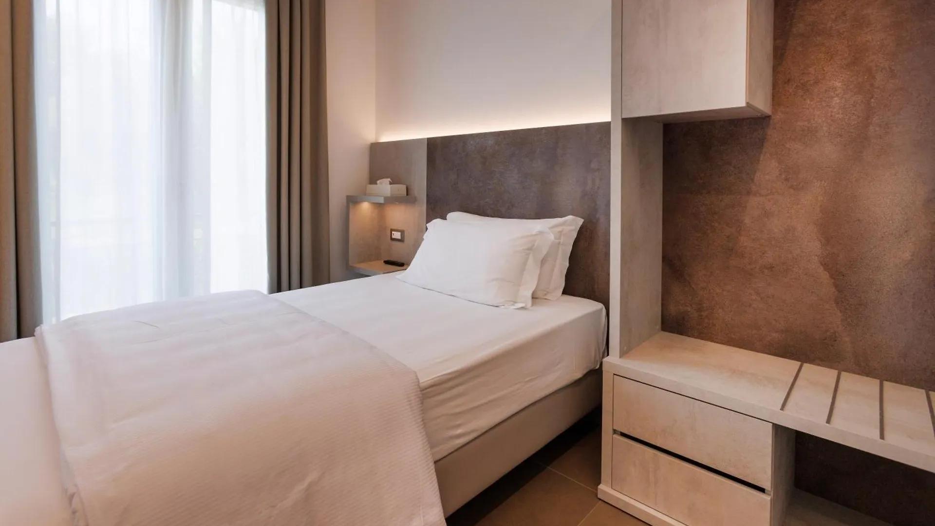 ***  Hotel Livia Gargnano Italy